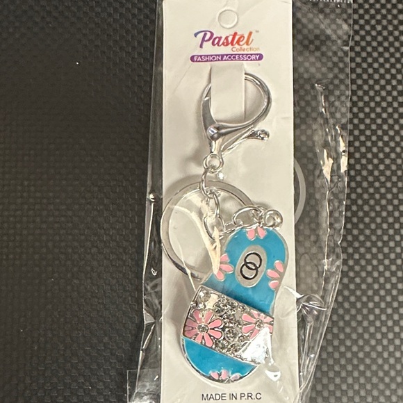 ❣️5|$25❣️Mint Keychain-bag charms Your choice. 🆕 - Picture 10 of 16